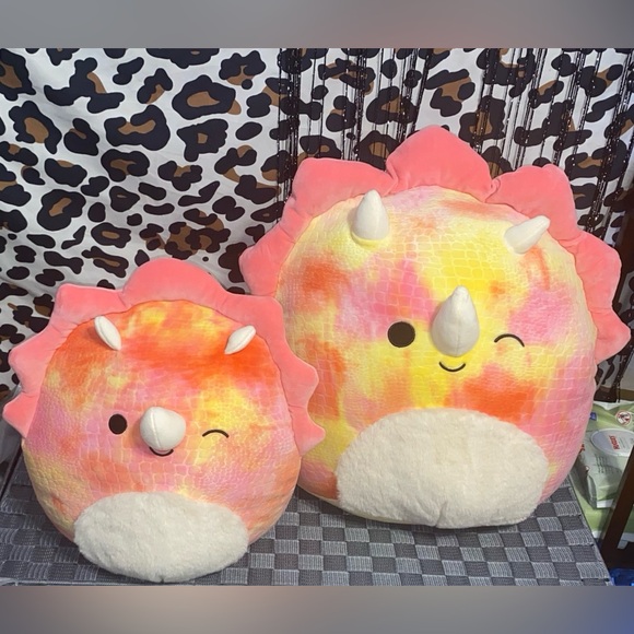 SQUISHMALLOWS TRINITY THE TRICERATOPS DINO PLUSH PILLOW TOYS - Picture 2 of 16
